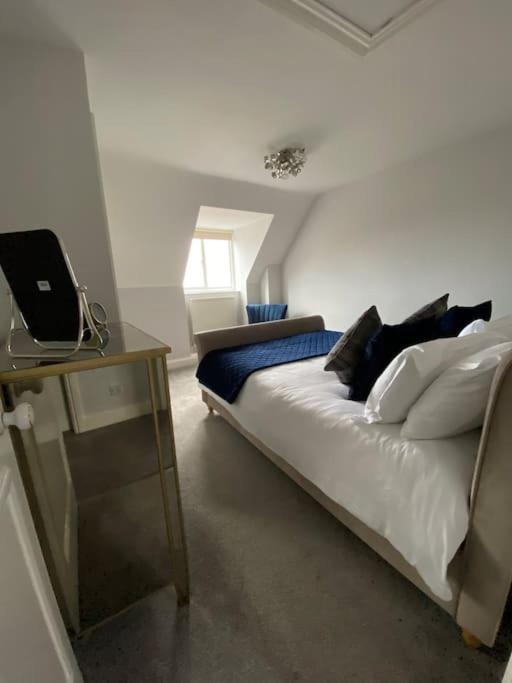 Stunning Apartment In The Heart Of Broadway Broadway  Buitenkant foto